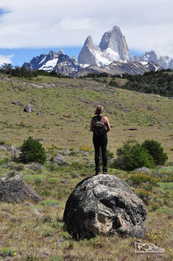 Admirando o Cerro Fitz Roy, no Parque Nacional Los Glaciares, durante a trilha da Loma del Pliegue Tumbado (El Chaltén, na patagônia argentina)